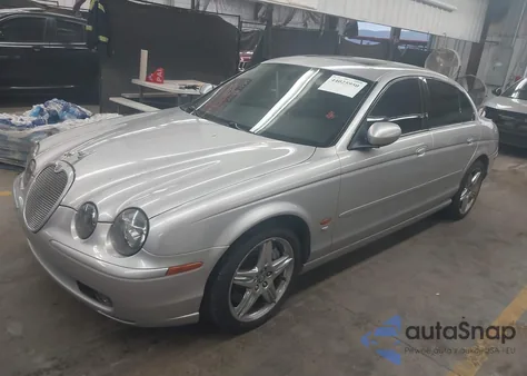 2003 Jaguar S-Type 4.2L V8 R from USA, damaged, VIN SAJEA03V131M56664
